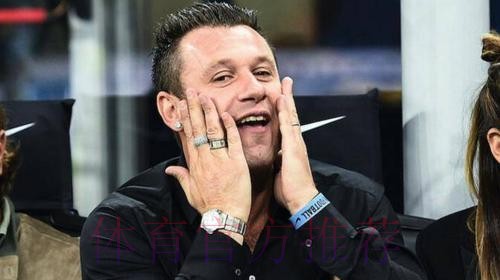 卡萨诺：只有疯子才会认为卢卡库强于本泽马